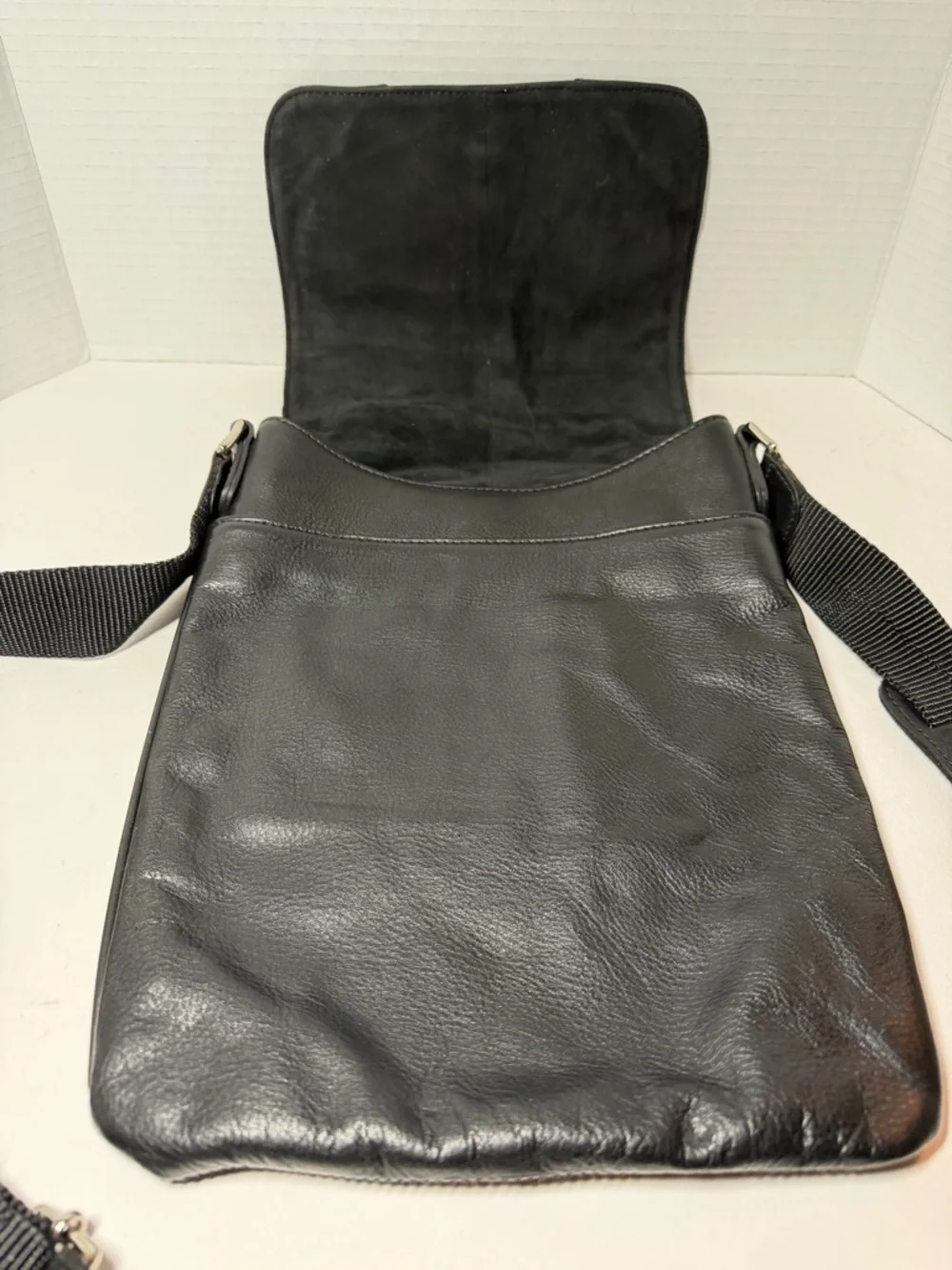 Cole Haan leather Mesenger bag